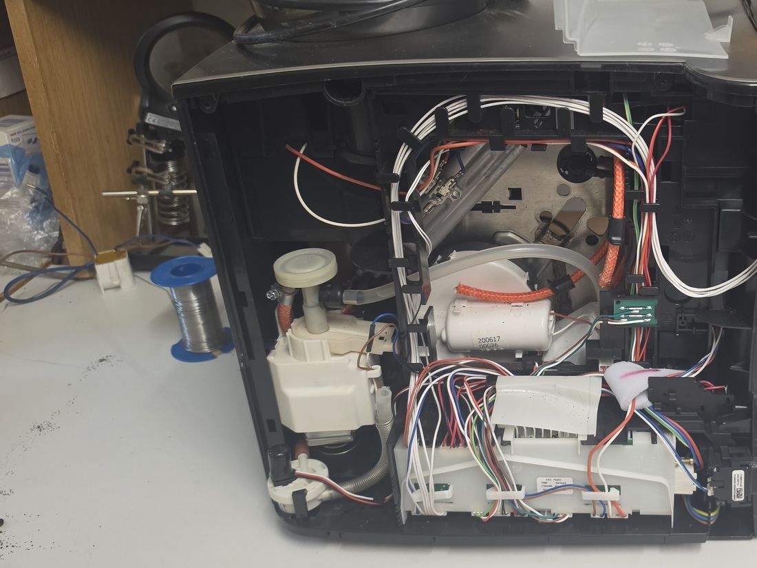 Präzise Diagnose der Elektronik bei KaffeeDoc Dortmund